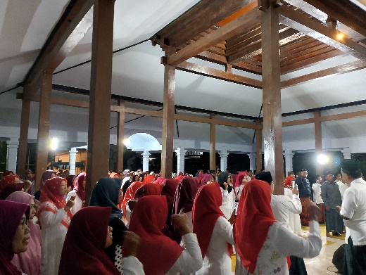 Malam Sujud Syukur, Pengajian, dan Gema Sholawat Meriahkan Peringatan HUT ke-80 RI