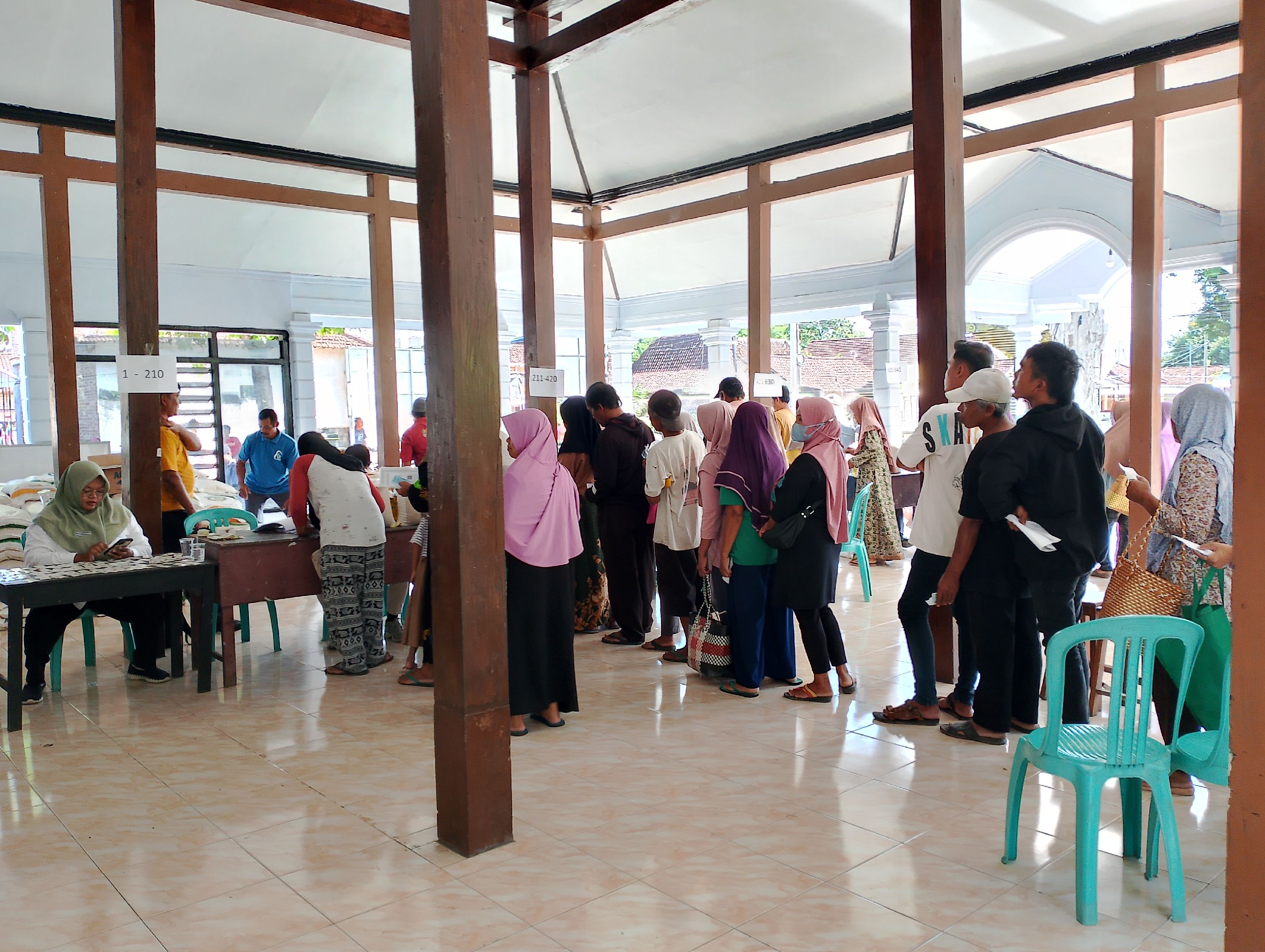Beras 20kg dan Minyak Goreng 4 Liter